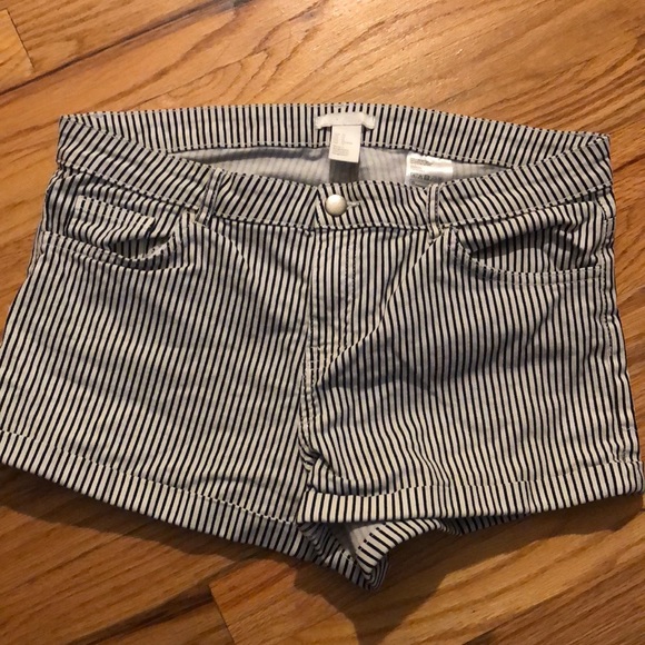 Shorts - Picture 2 of 2